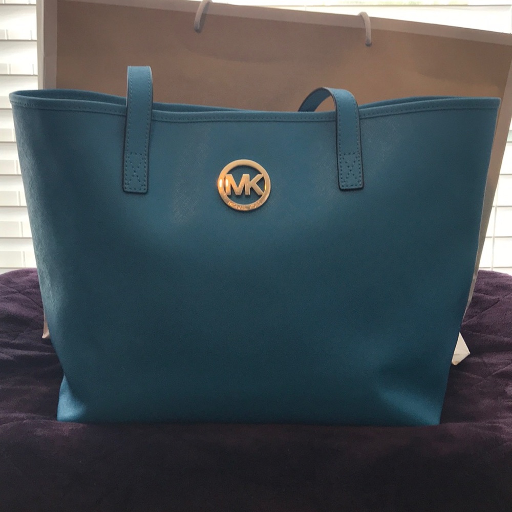 Sale ⬇️💰 MICHAEL KORS JETSET SHOULDER BAG